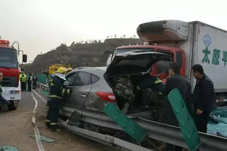 高速救援证怎么办 玉树藏族自治州曲麻莱麻多乡 救援拖车
